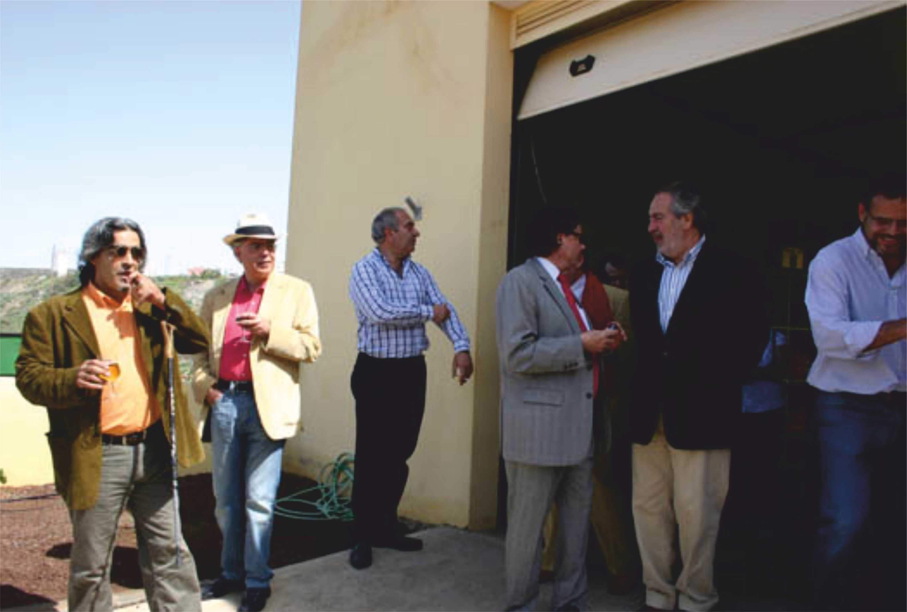 Miembros de Taifa del Enyesque durante encuentro gastronómico